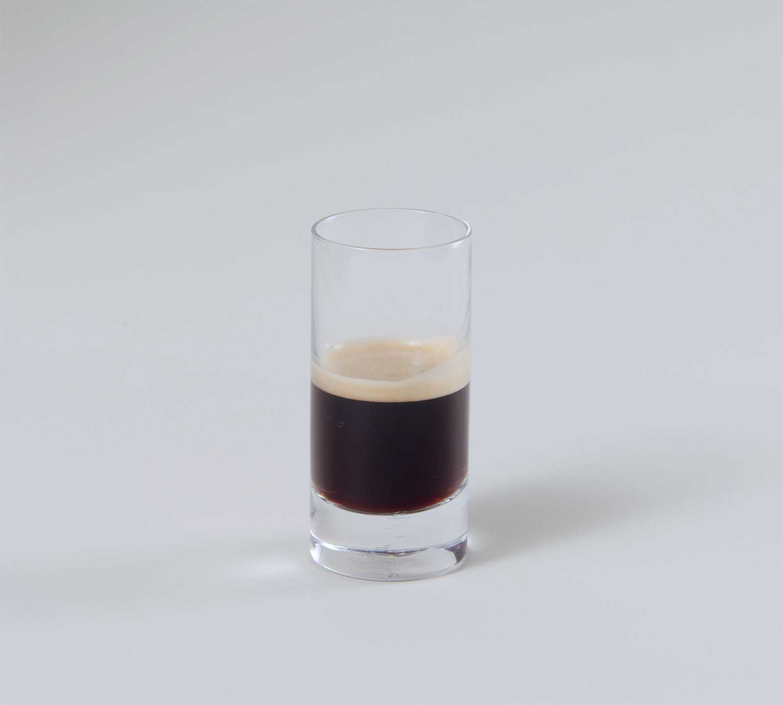 https://www.starbucksathome.com/cam/sites/default/files/2021-04/Latte-Macchiato-1.jpg