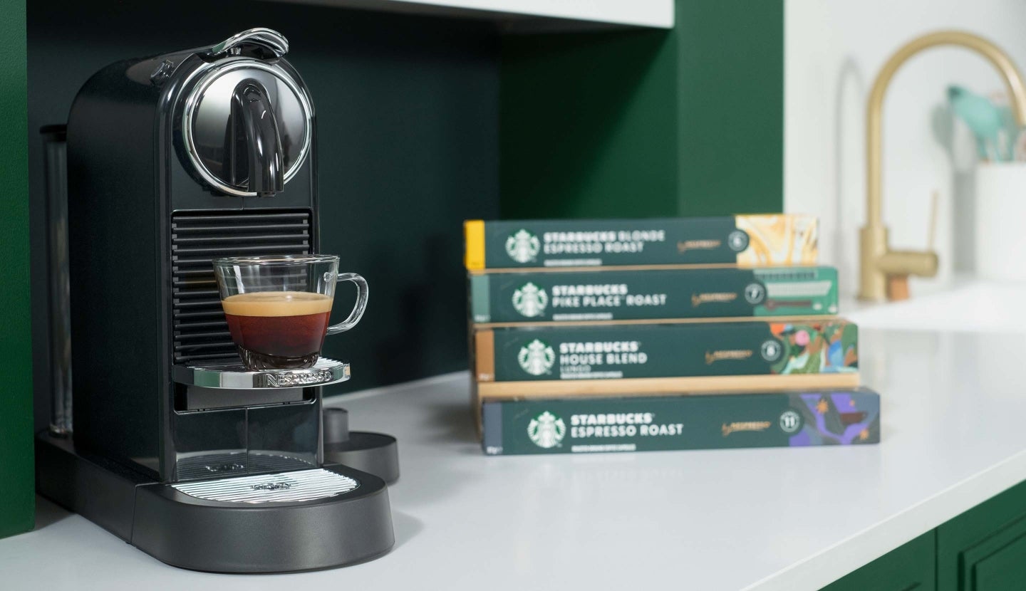 Café, cápsulas e máquina Starbucks® by Nespresso®.